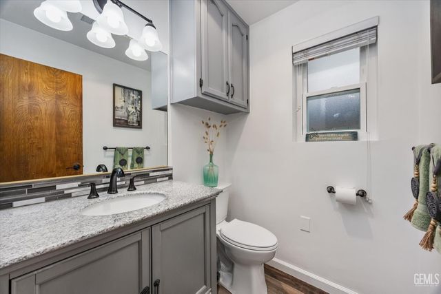 1503 Calle Hermosa, Bakersfield, CA 93309