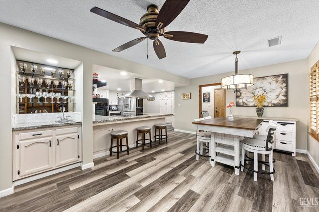 1503 Calle Hermosa, Bakersfield, CA 93309