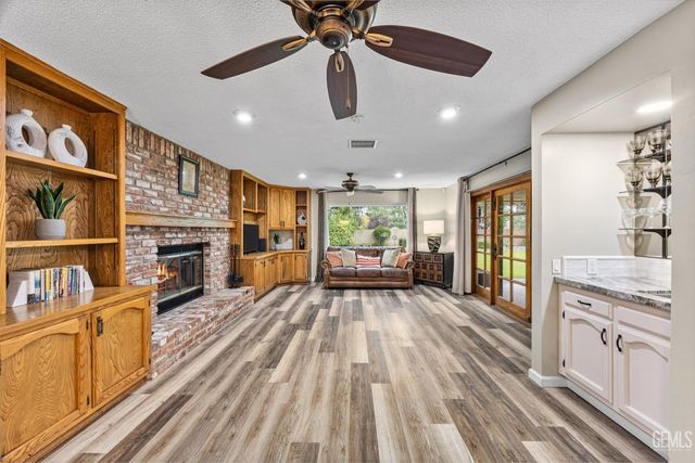 1503 Calle Hermosa, Bakersfield, CA 93309