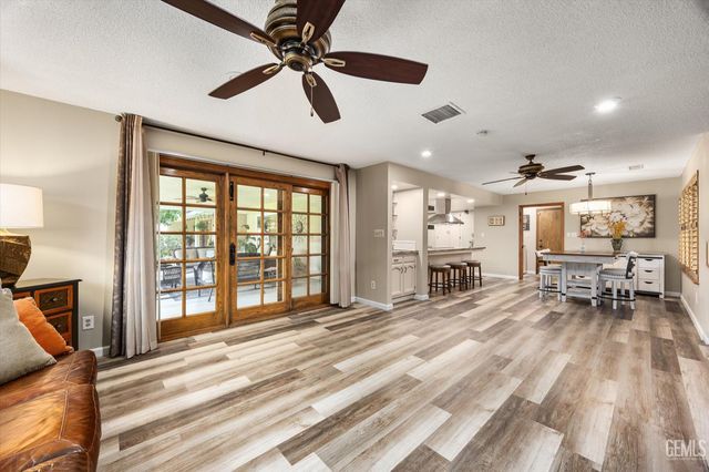 1503 Calle Hermosa, Bakersfield, CA 93309