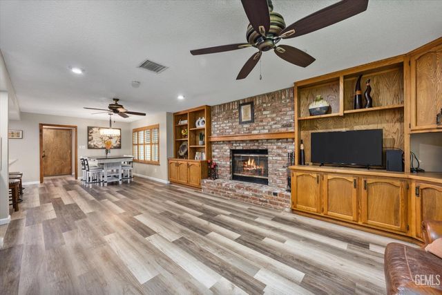 1503 Calle Hermosa, Bakersfield, CA 93309