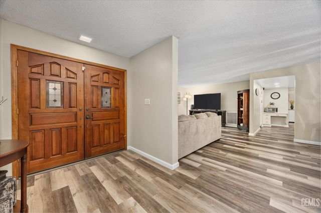 1503 Calle Hermosa, Bakersfield, CA 93309