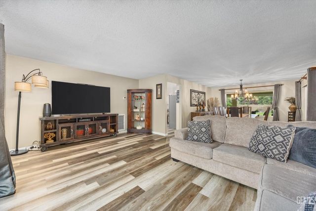 1503 Calle Hermosa, Bakersfield, CA 93309