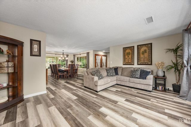 1503 Calle Hermosa, Bakersfield, CA 93309