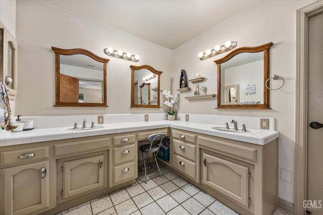 1503 Calle Hermosa, Bakersfield, CA 93309