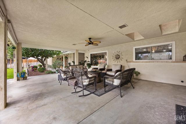 1503 Calle Hermosa, Bakersfield, CA 93309