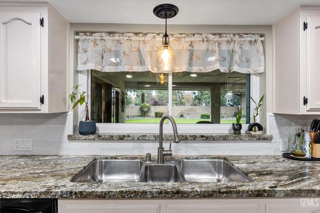 1503 Calle Hermosa, Bakersfield, CA 93309