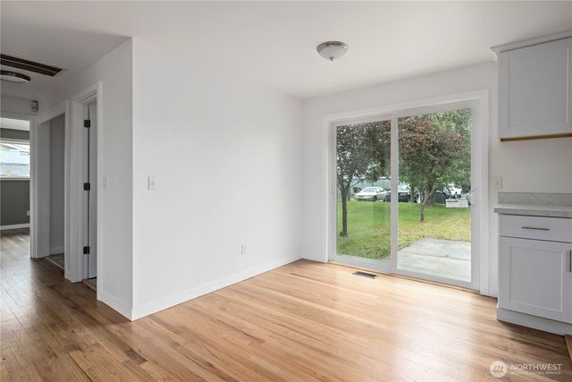 110 N Oak Harbor Road, Oak Harbor, WA 98277