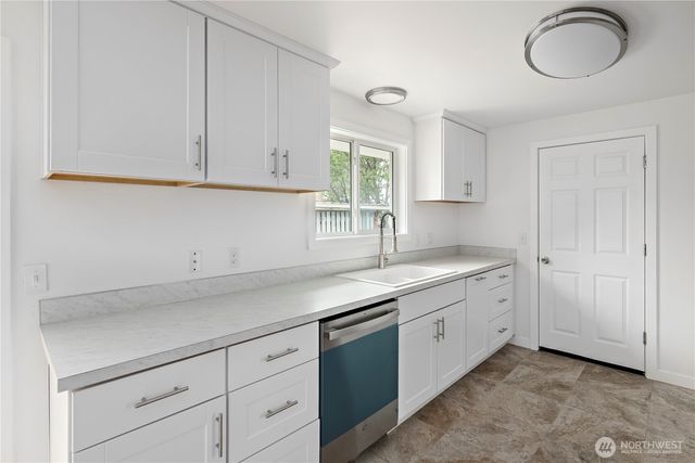 110 N Oak Harbor Road, Oak Harbor, WA 98277