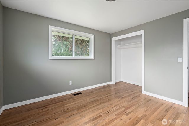 110 N Oak Harbor Road, Oak Harbor, WA 98277