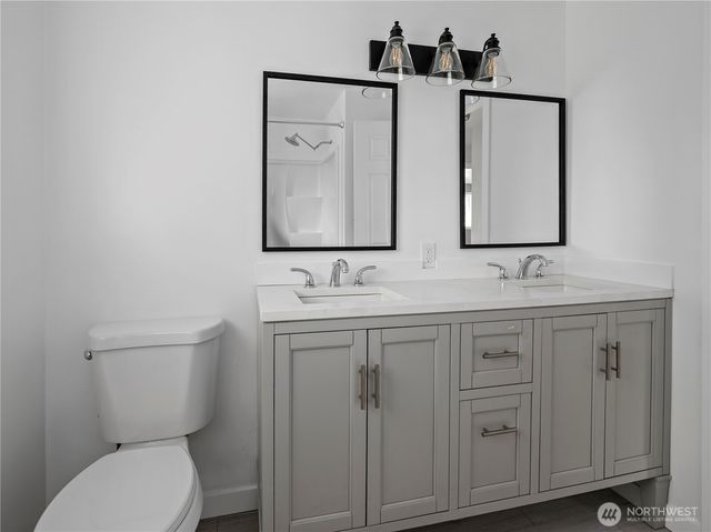 110 N Oak Harbor Road, Oak Harbor, WA 98277