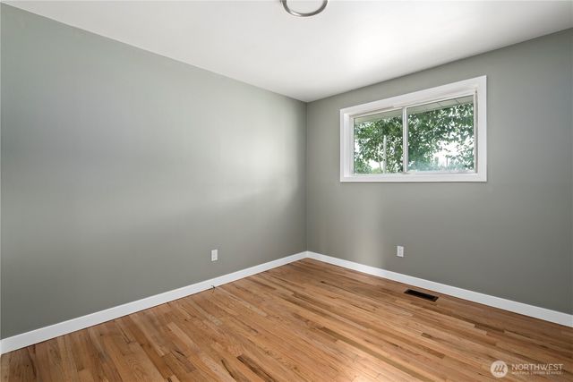 110 N Oak Harbor Road, Oak Harbor, WA 98277