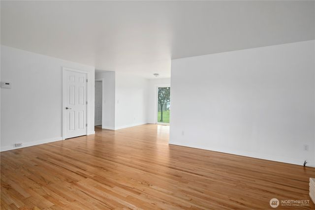 110 N Oak Harbor Road, Oak Harbor, WA 98277