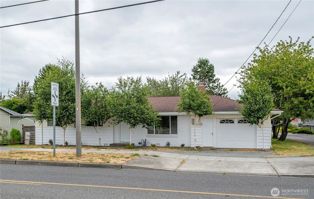 110 N Oak Harbor Road, Oak Harbor, WA 98277