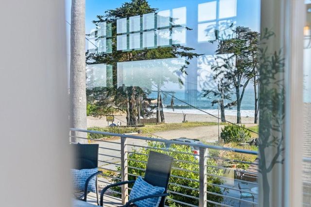 185 14th Avenue, Santa Cruz, CA 95062