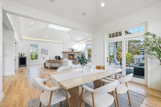 185 14th Avenue, Santa Cruz, CA 95062