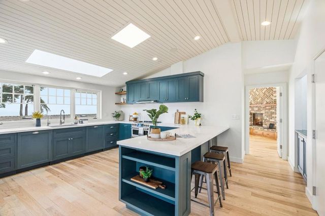 185 14th Avenue, Santa Cruz, CA 95062