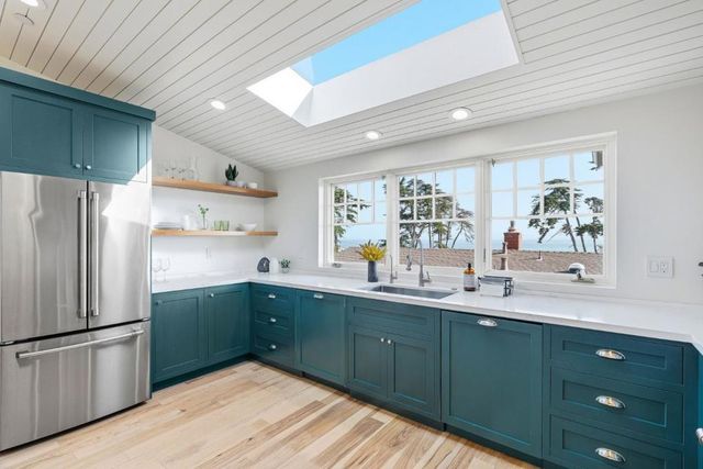 185 14th Avenue, Santa Cruz, CA 95062