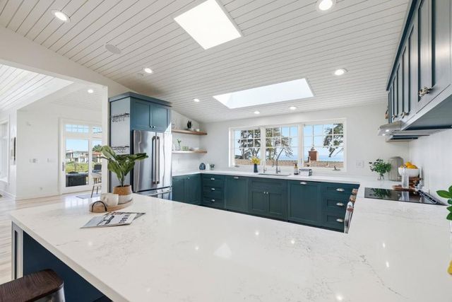 185 14th Avenue, Santa Cruz, CA 95062