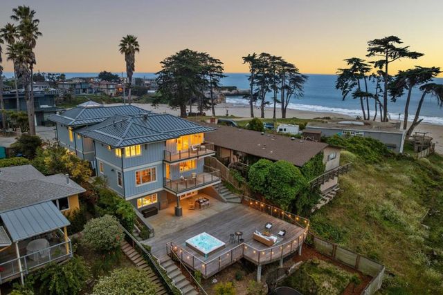 185 14th Avenue, Santa Cruz, CA 95062