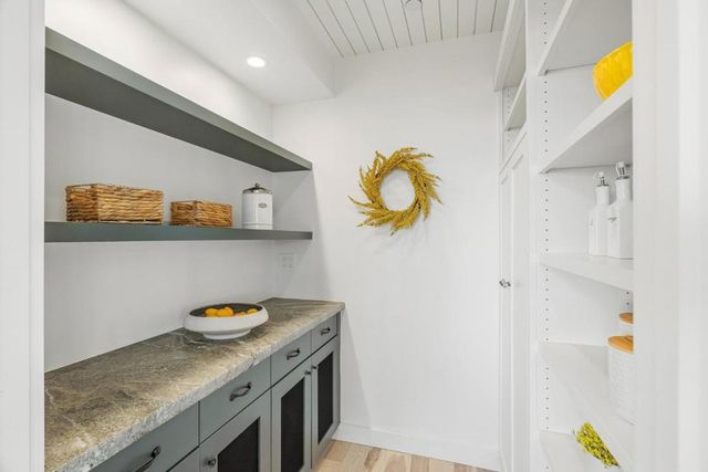 185 14th Avenue, Santa Cruz, CA 95062