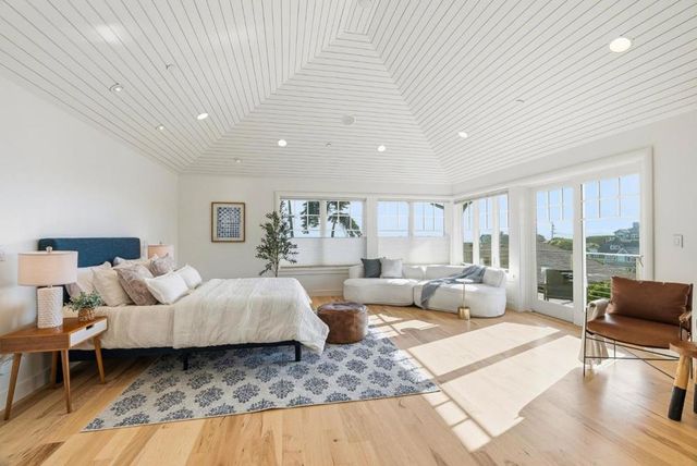 185 14th Avenue, Santa Cruz, CA 95062