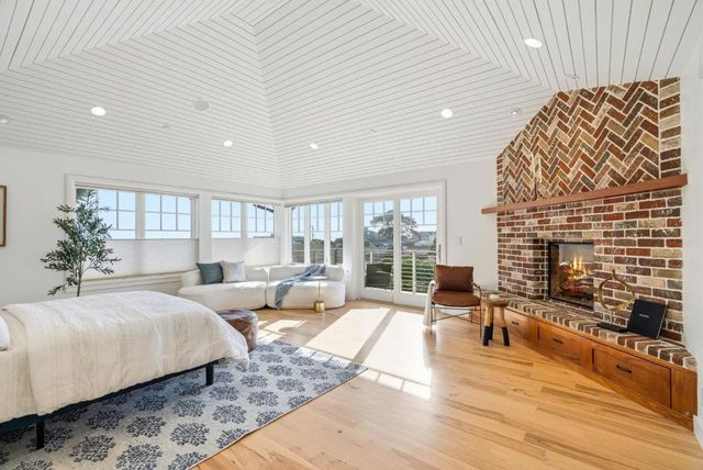 185 14th Avenue, Santa Cruz, CA 95062