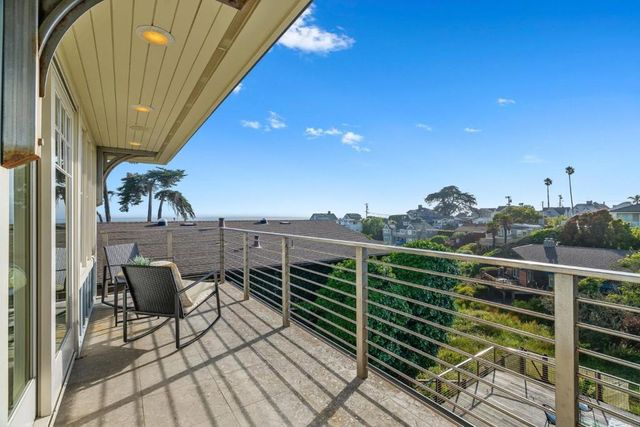185 14th Avenue, Santa Cruz, CA 95062