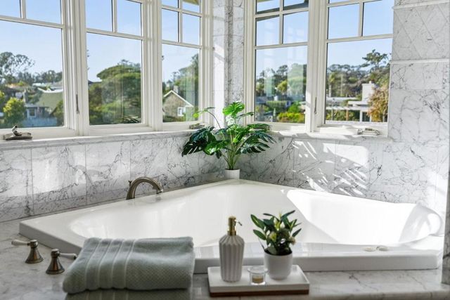 185 14th Avenue, Santa Cruz, CA 95062