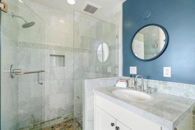 185 14th Avenue, Santa Cruz, CA 95062