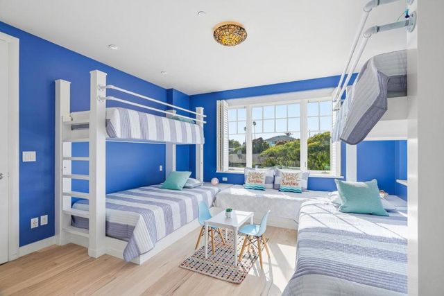 185 14th Avenue, Santa Cruz, CA 95062