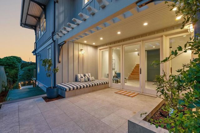 185 14th Avenue, Santa Cruz, CA 95062