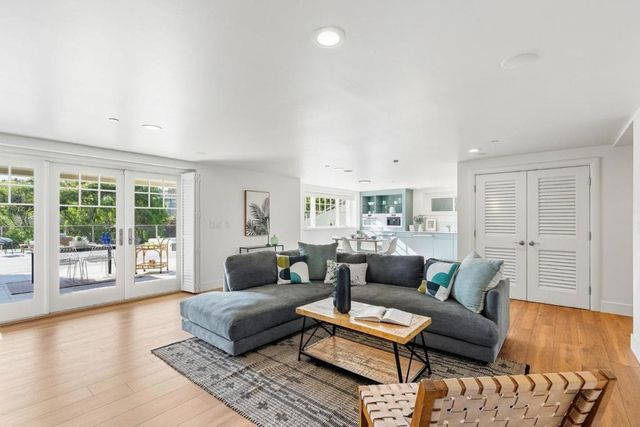185 14th Avenue, Santa Cruz, CA 95062