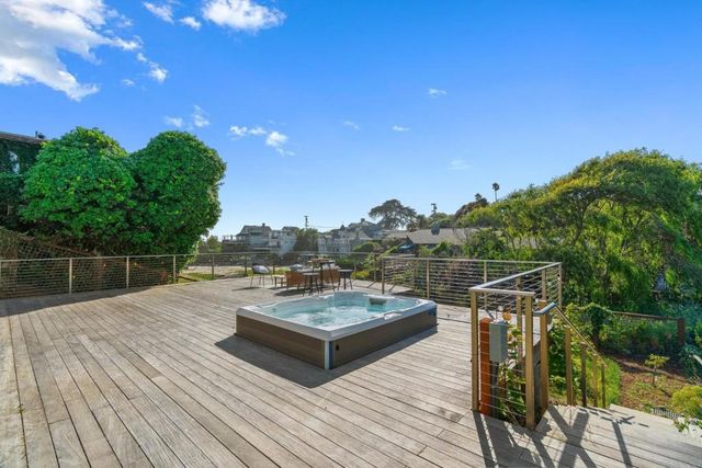 185 14th Avenue, Santa Cruz, CA 95062