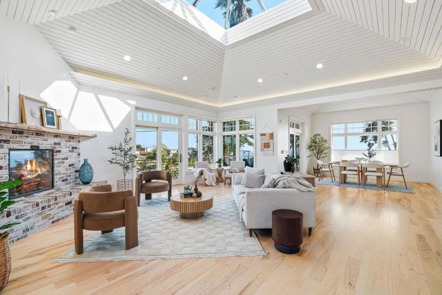 185 14th Avenue, Santa Cruz, CA 95062
