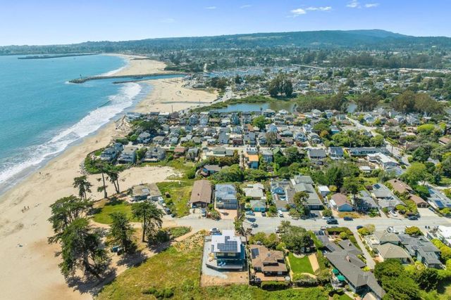 185 14th Avenue, Santa Cruz, CA 95062