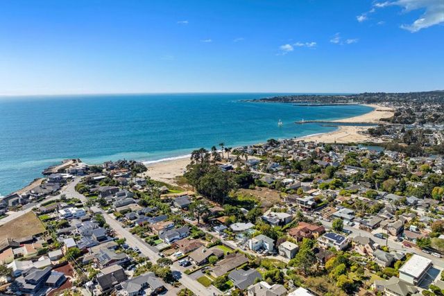 185 14th Avenue, Santa Cruz, CA 95062