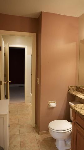 170 Inverness Court 2, Elk Grove Village, IL 60007