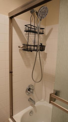 170 Inverness Court 2, Elk Grove Village, IL 60007