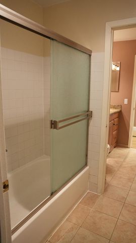 170 Inverness Court 2, Elk Grove Village, IL 60007