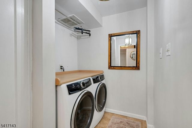 17 Frederick Pl, Hanover Twp., NJ 07927