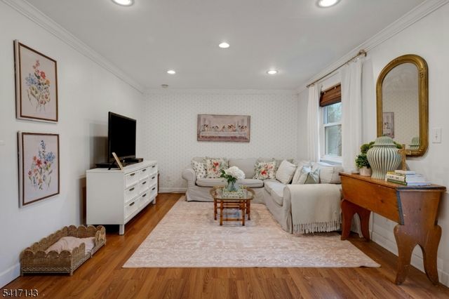 17 Frederick Pl, Hanover Twp., NJ 07927