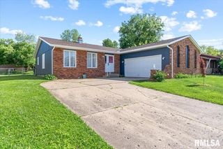 412 Armor Road, Springfield, IL 62704