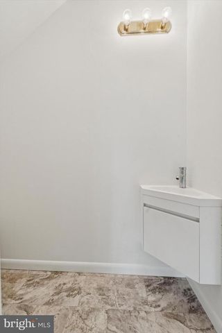 198 SUMMIT HOUSE #198, West Chester, PA 19382