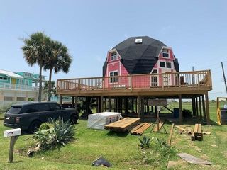 4020 Las Palmas Street, Galveston, TX 77554