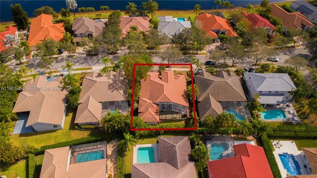 2621 Oakbrook Ln, Weston, FL 33332