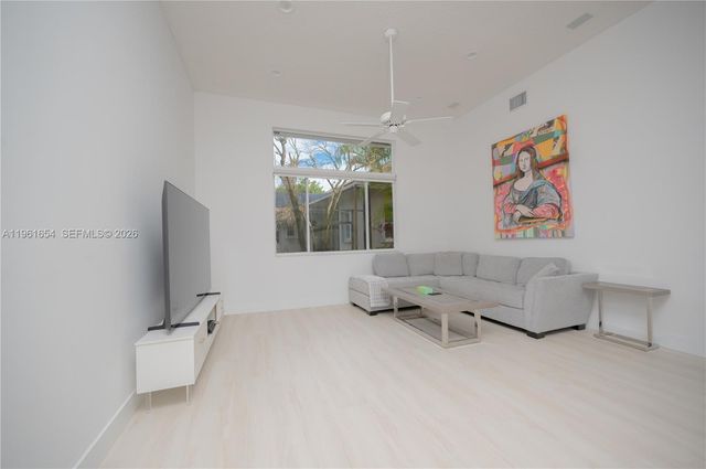 2621 Oakbrook Ln, Weston, FL 33332