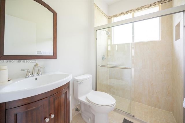 2621 Oakbrook Ln, Weston, FL 33332