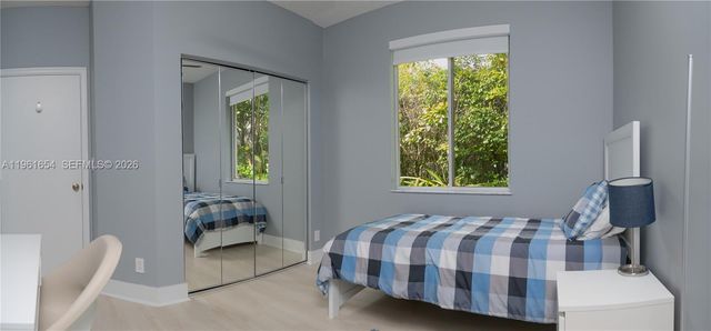 2621 Oakbrook Ln, Weston, FL 33332