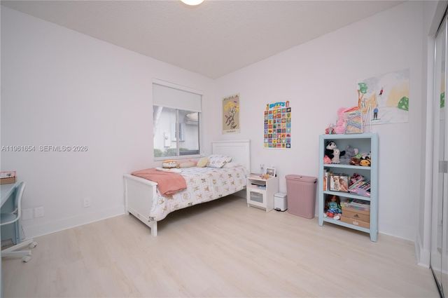 2621 Oakbrook Ln, Weston, FL 33332